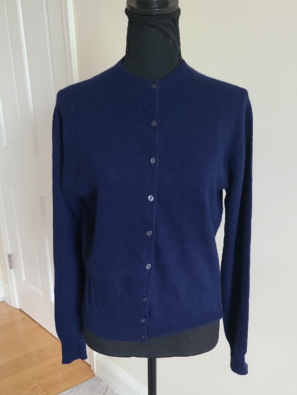 Vintage Pringle Scotland Royal Warrant 100% Cashmere Cardigan Navy Made Scotland